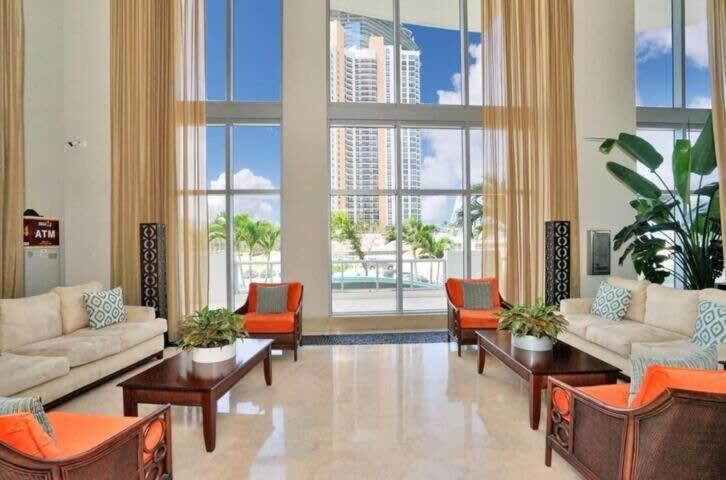 Beachfront Resort - Pool - Ocean View Balcony- Gym Miami Beach Exteriér fotografie